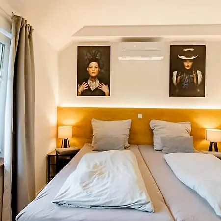 Komfortables Doppelzimmer In Kehl Goldscheuer - 1A Guesthouse Экстерьер фото
