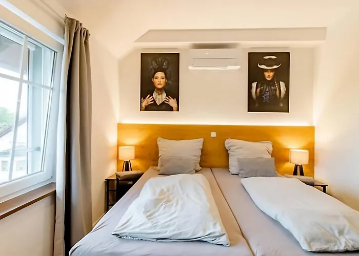 Komfortables Doppelzimmer In Kehl Goldscheuer - 1A Guesthouse