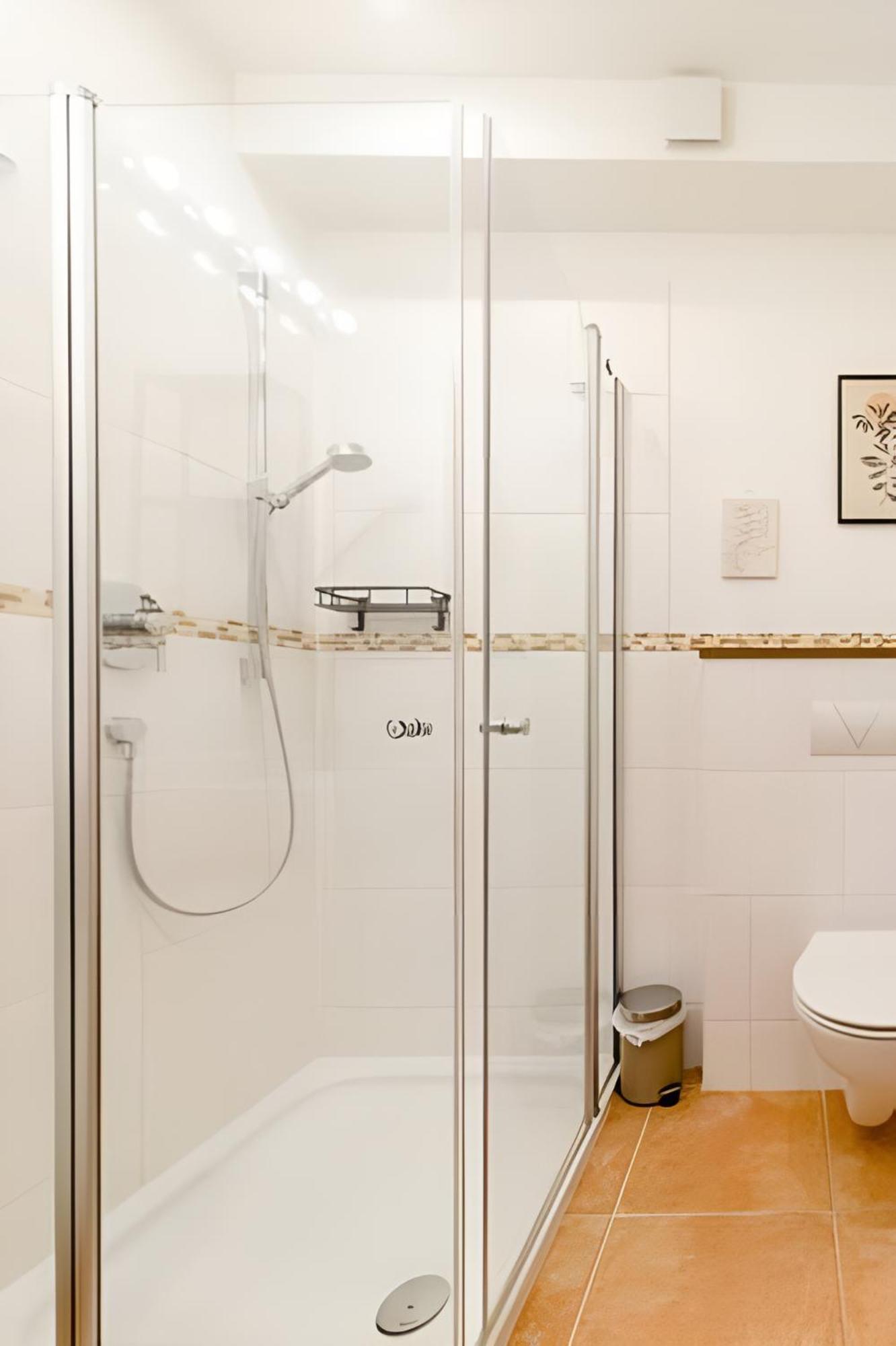 Komfortables Doppelzimmer In Goldscheuer - 1a Apartment